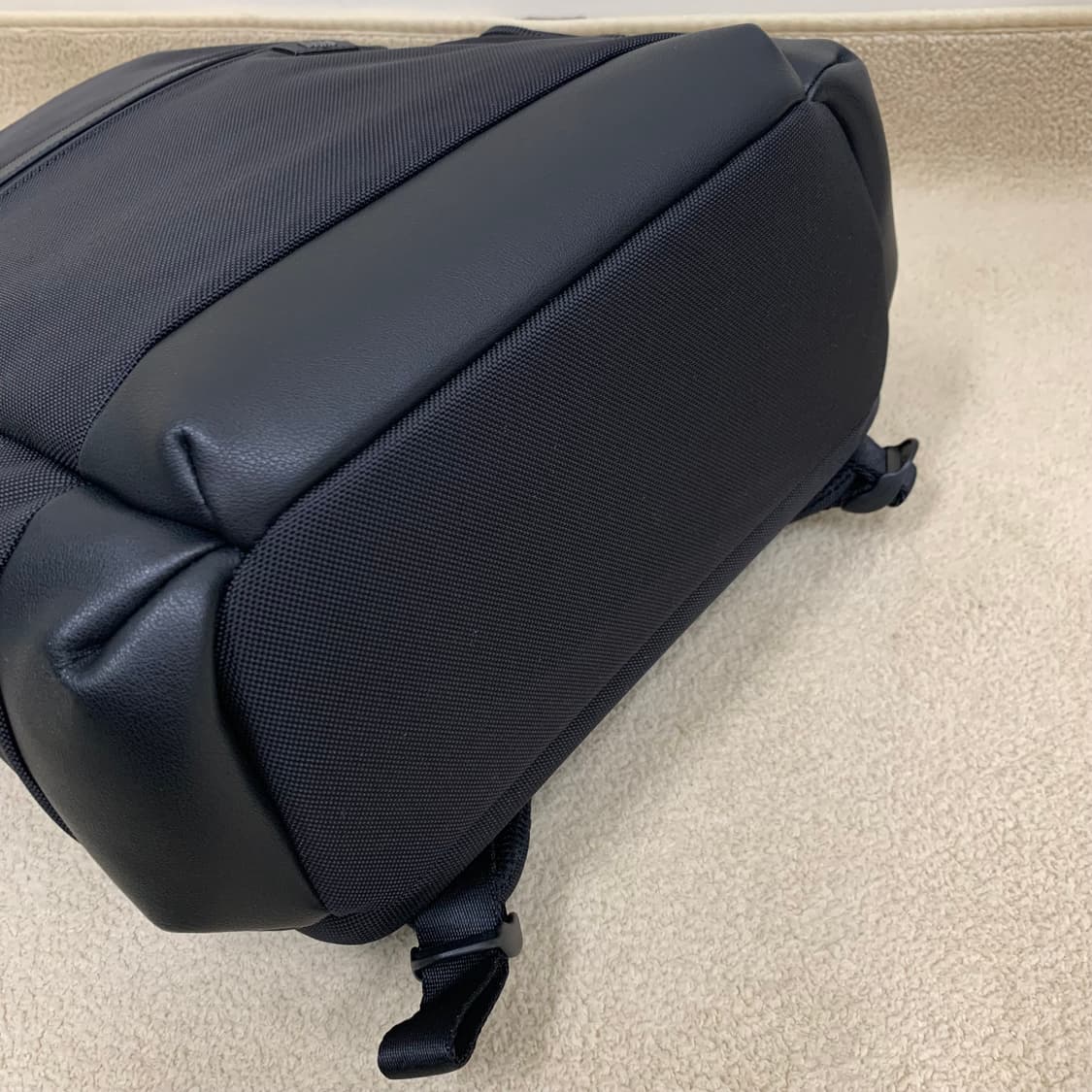 [새상품] 닥스ACC 아폴로 CUBE 백팩(블랙) 직장인백팩 가방 상품이미지4