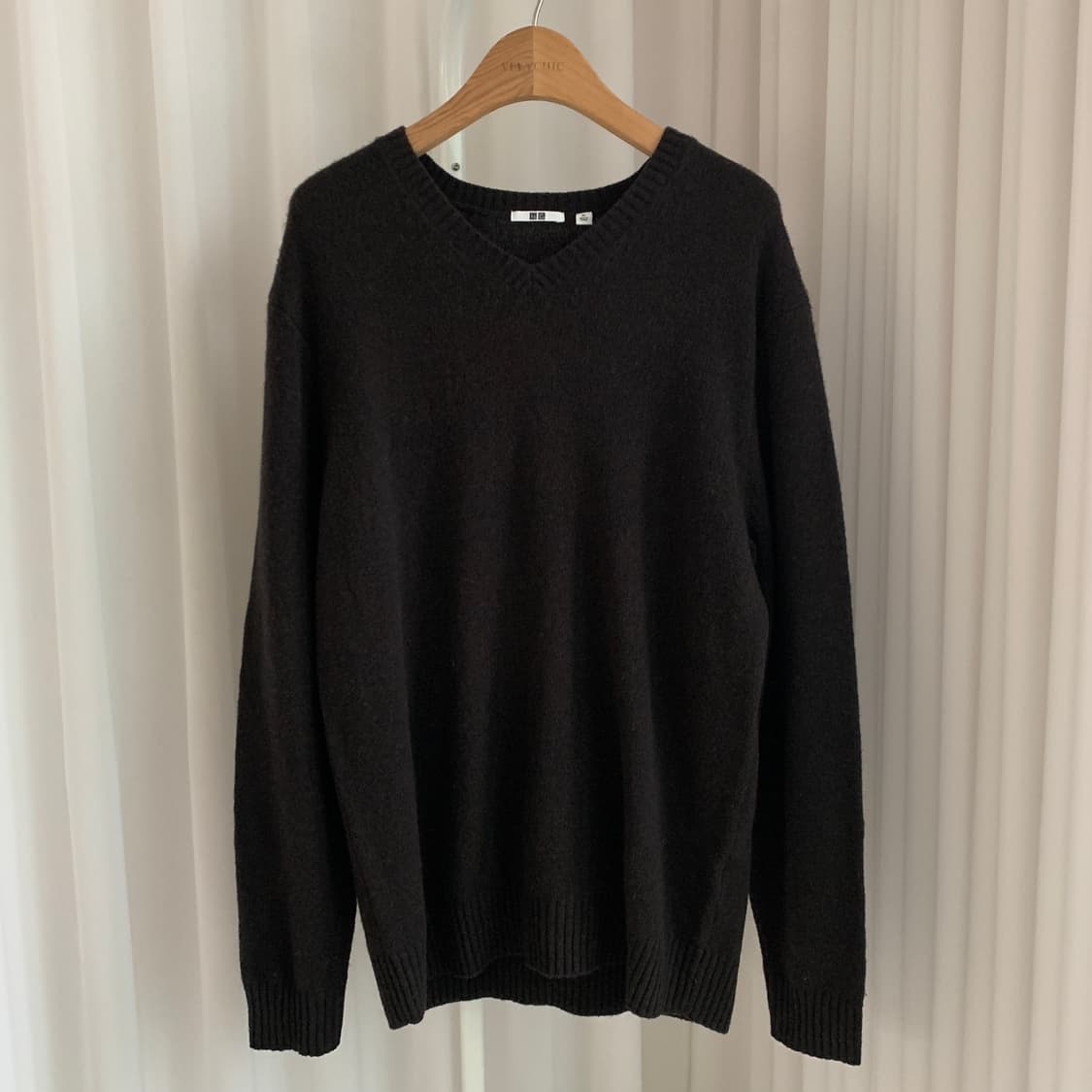 일본 유니클로 브이넥 루즈핏 브라운 울니트 상품이미지2