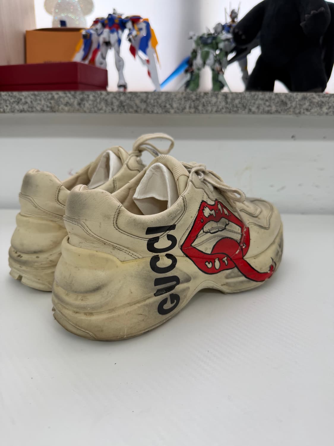 정품) 구찌 더티 입술 라이톤 여성 스니커즈 36.5 상품이미지4