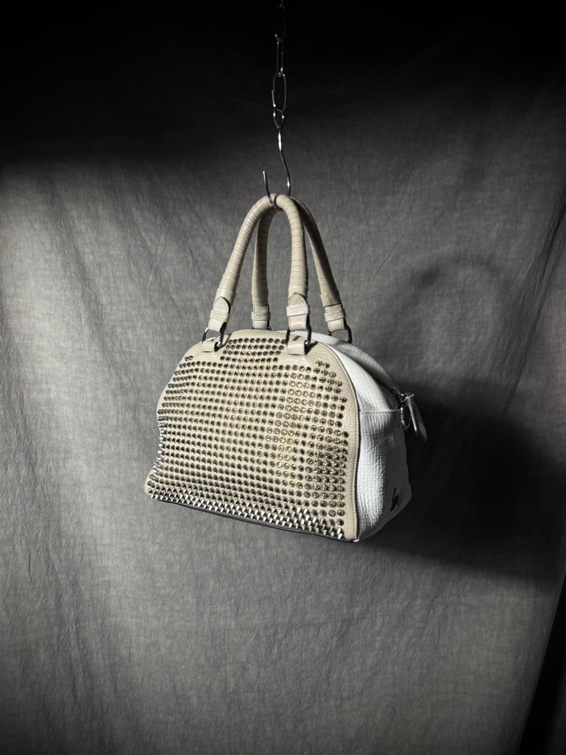 Christian Louboutin Studded Hand Bag  상품이미지6