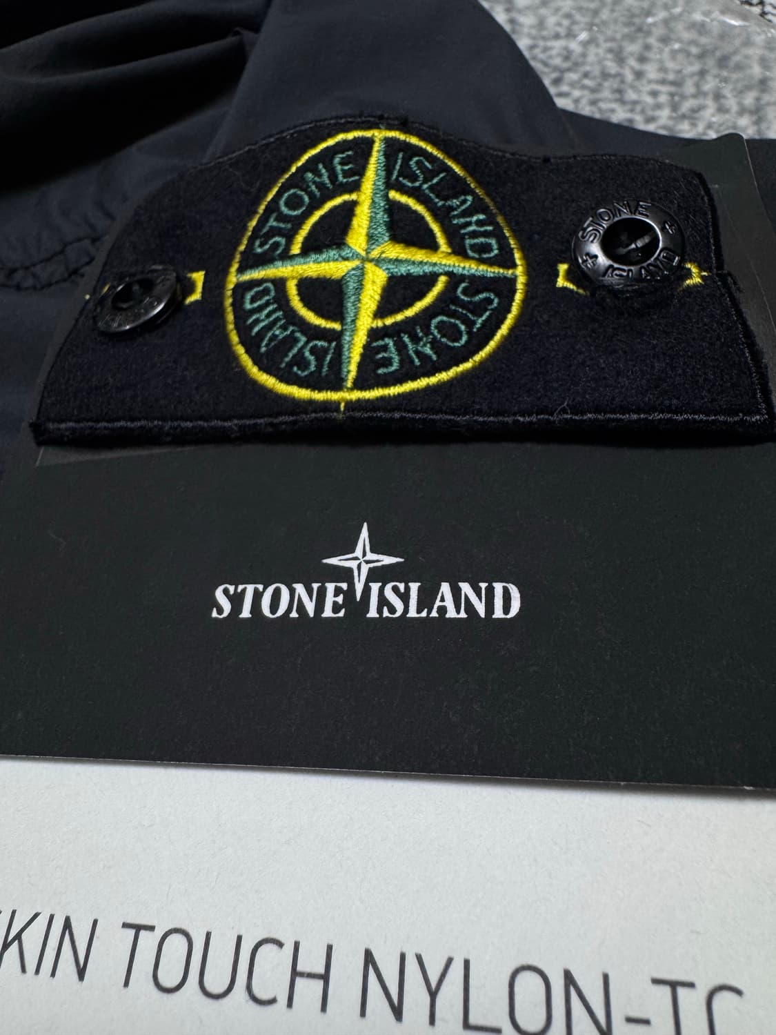 스톤아일랜드 스킨터치 나일론 바람막이 L사이즈 상품이미지2