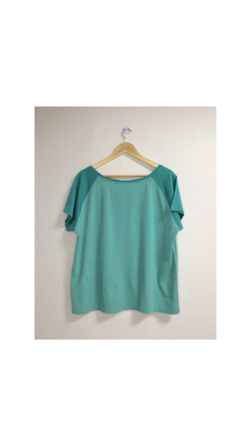 유니클로 x 헬로키티 빅 프린팅 그린민트 반팔 상품이미지3