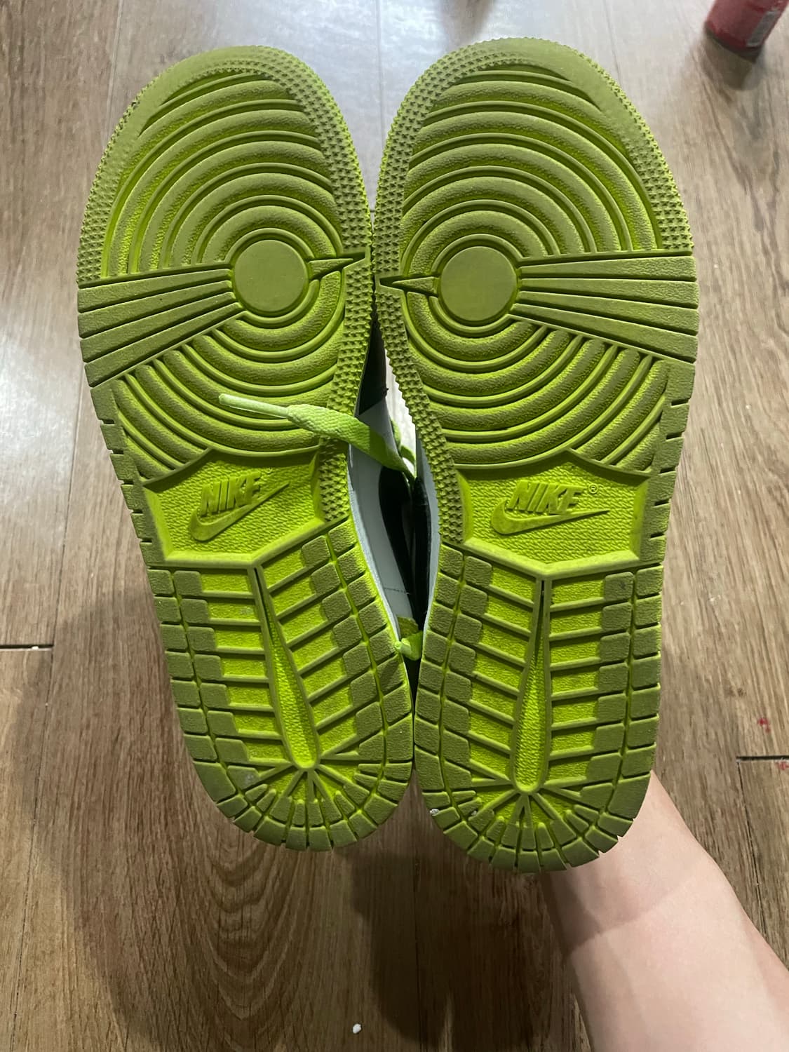 나이키 조던1 사이버그린 상품이미지2