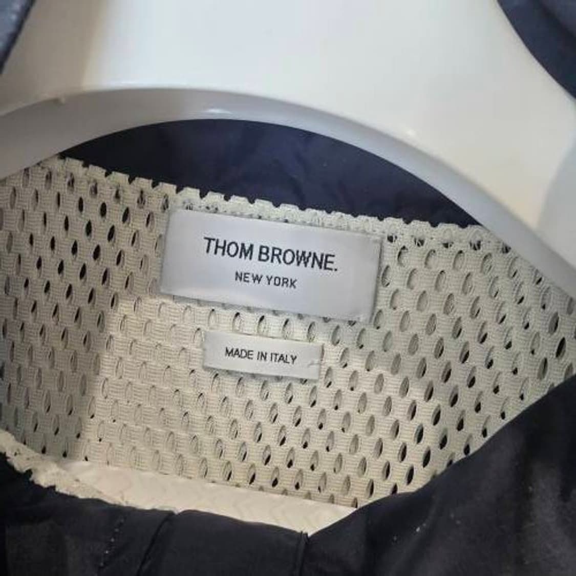 [중고/정품] 톰브라운 하이넥 봄버 자켓 바람막이 2 상품이미지4