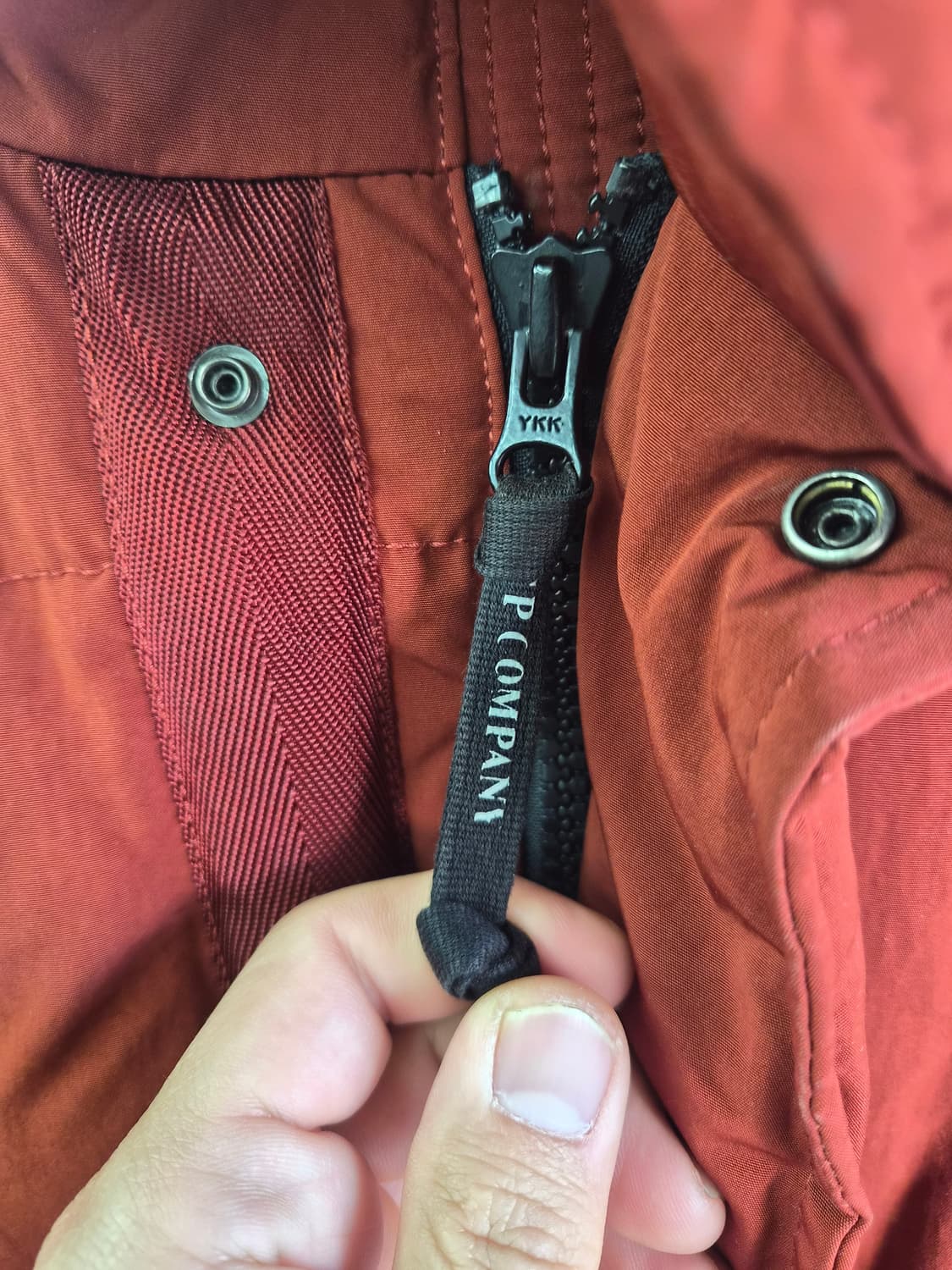 100) CP 컴퍼니 고글 덕다운 패딩 팝니다 상품이미지3