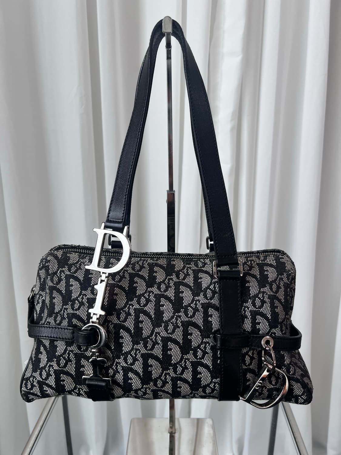디올 오블리크 D링 참 숄더백 상품이미지3