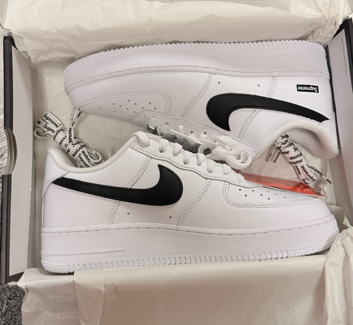 (270) 나이키 x 슈프림 에어 포스 1 로우 화이트 흰검 상품이미지3