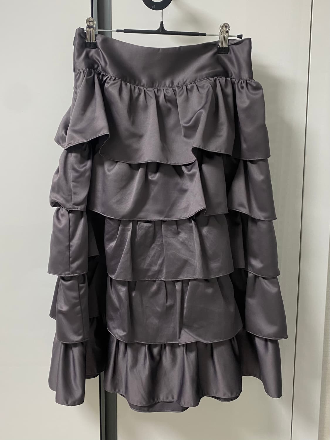 999humanity SATIN RUFFLE SKIRT 상품이미지2