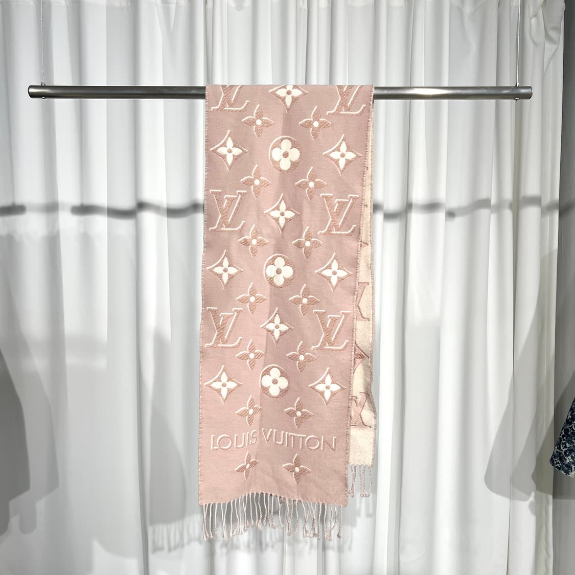 [정품] 루이비통 모노그램 에센셜 머플러 목돌이 스카프 상품이미지1