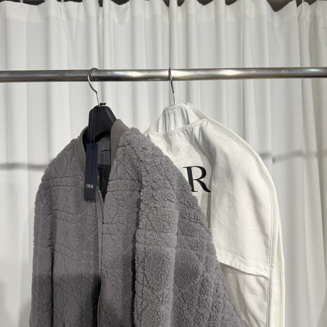 (54) 디올 까나쥬 시어링 무스탕 봄버 자켓  상품이미지10