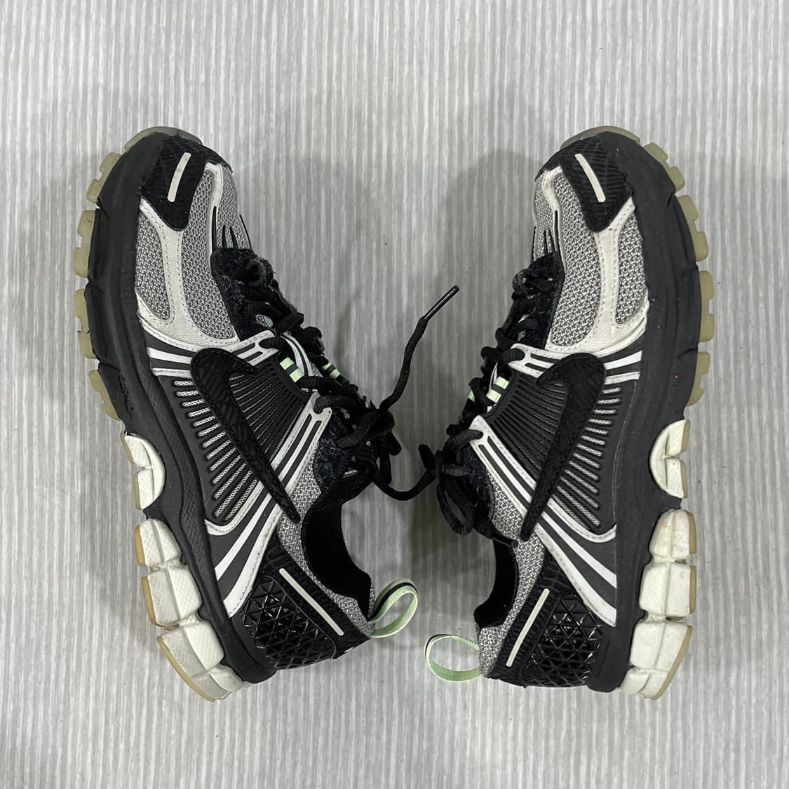 773) 나이키 줌 보메로 5 포톤 더스트 블랙 230mm 상품이미지6