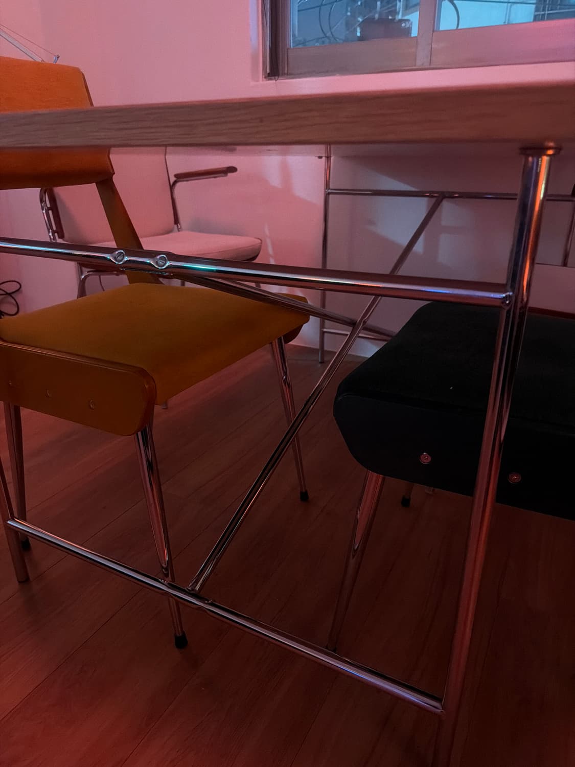 리차드램퍼드 테이블 1600 팝니다 상품이미지3