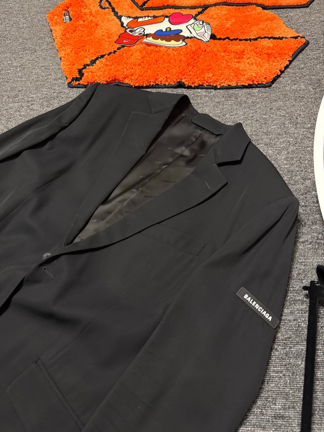 [34] 발렌시아가 워시드 로고 패치 블레이저 자켓 블랙 상품이미지3