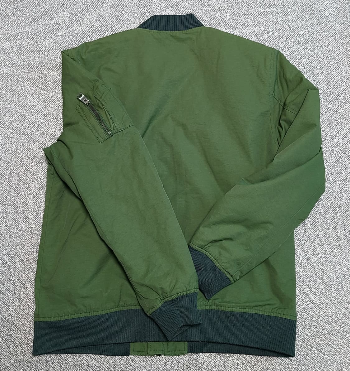 Guess 남성 자수 MA-1 항공점퍼 L 상품이미지9