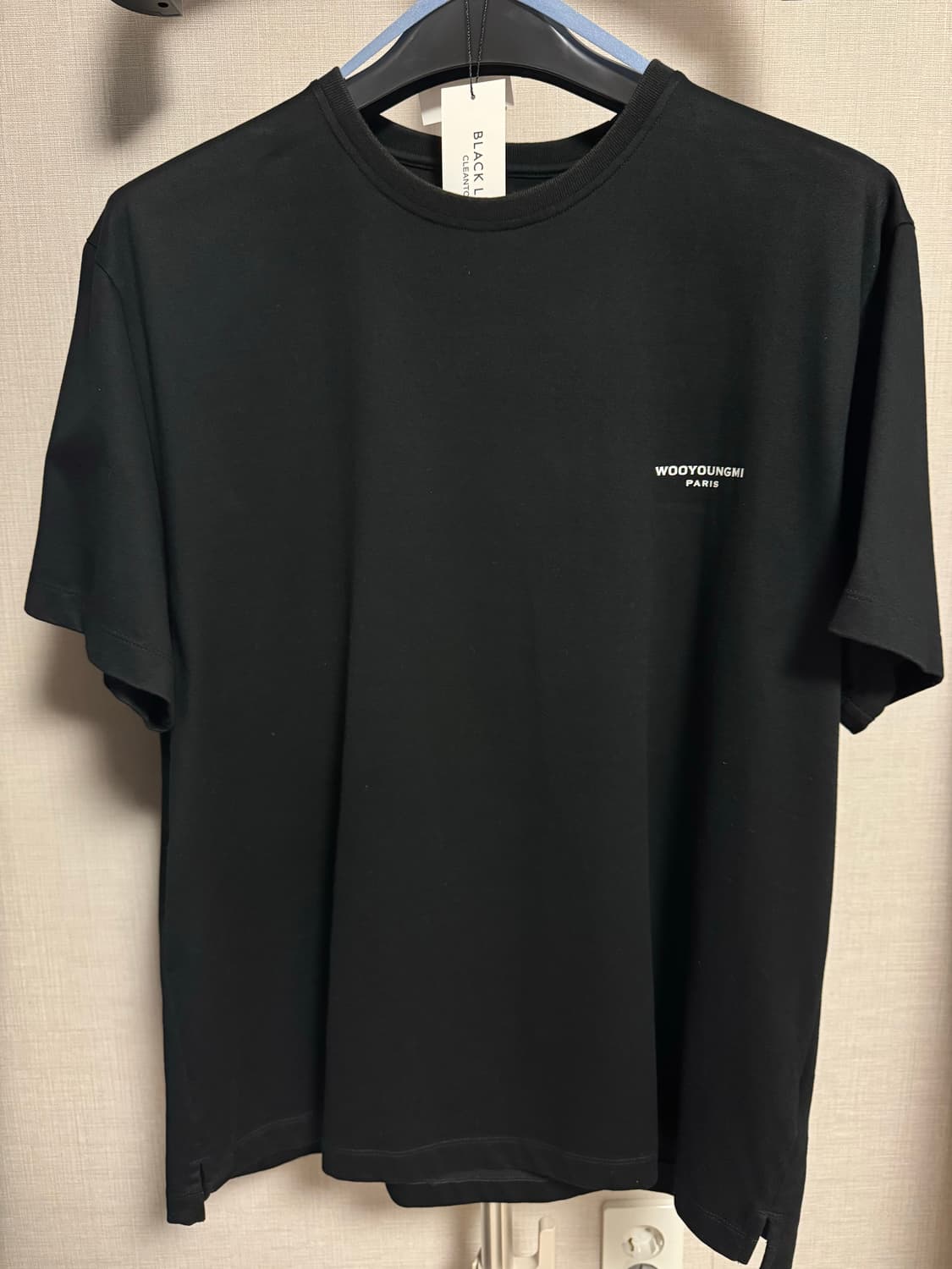 우영미 플라워 프린트 백로고 티셔츠 블랙 - 21SS 상품이미지1