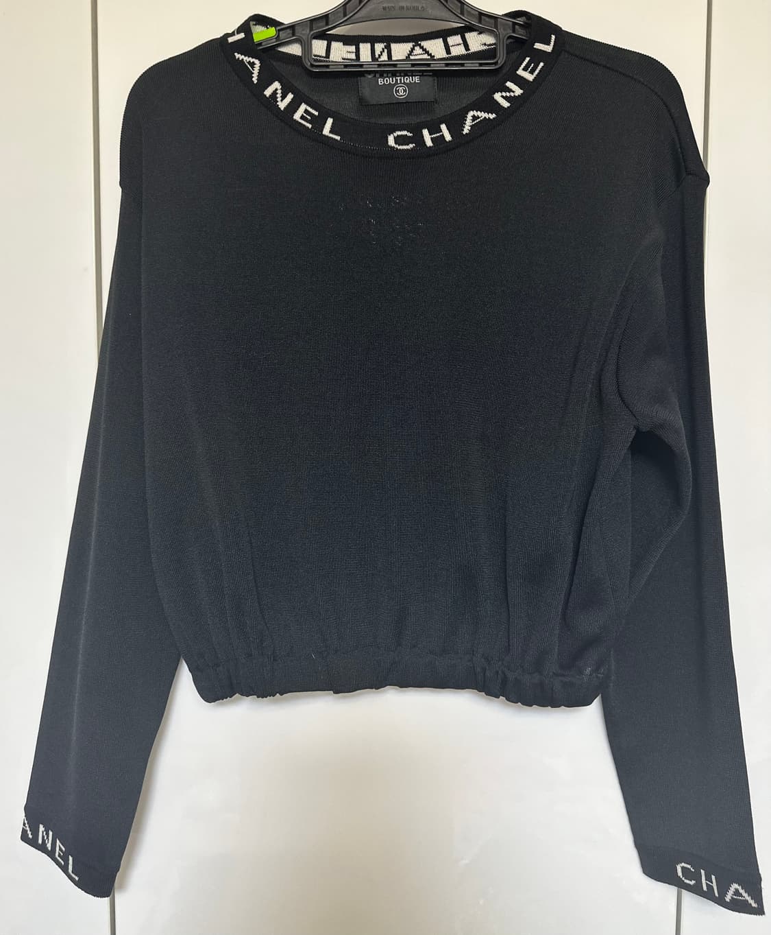 샤넬 블랙 로고 니트 긴팔티  상품이미지3