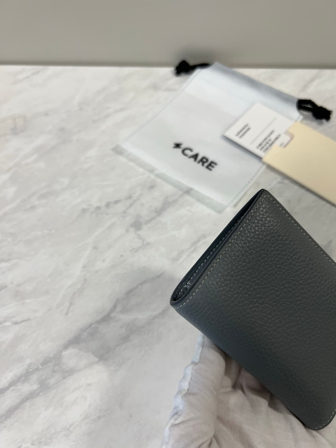 디올 CD 아이콘 버티컬 바이폴드 지갑 상품이미지4