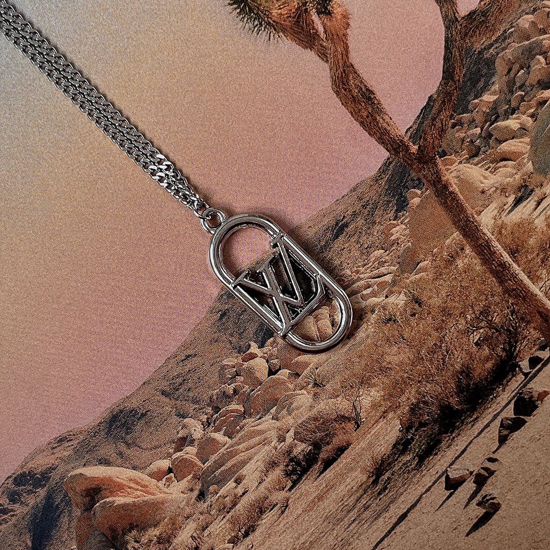 루이비통 더블 프레임 클립 목걸이 상품이미지3