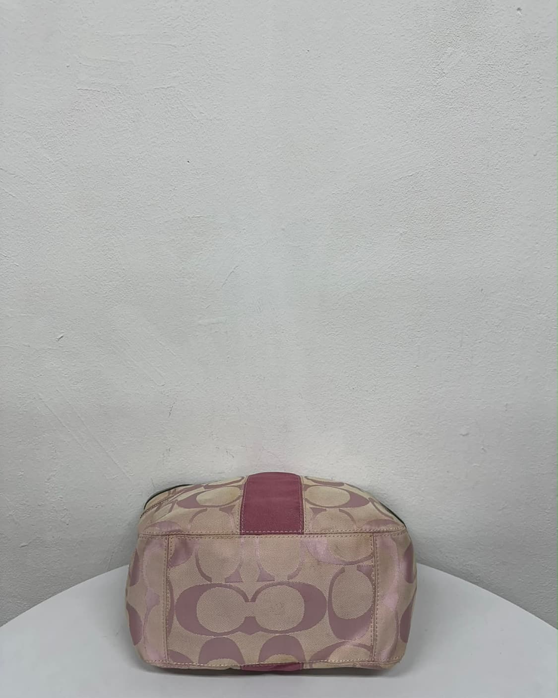 코치 y2k 핑크 시그니처 자가드 토트백 상품이미지5