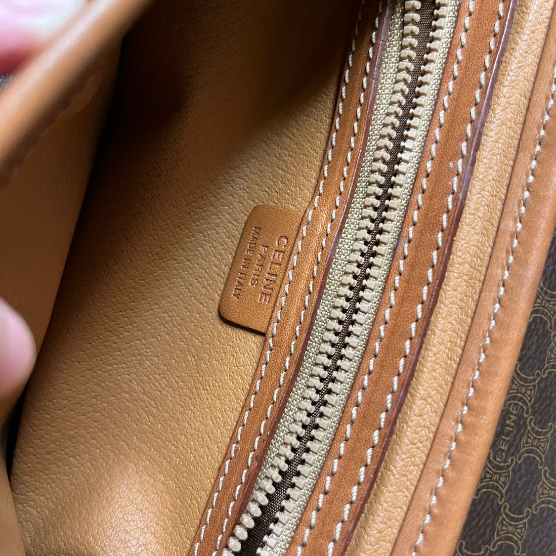 셀린느 크로스백 상품이미지9