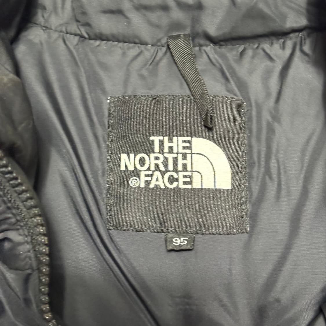 The North Face 700 눕시 블랙 패딩 상품이미지3