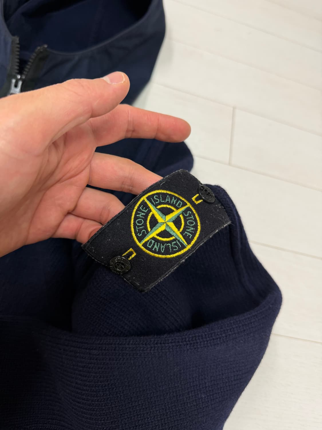 스톤아일랜드 니트 후드 집업 L 사이즈 네이비  상태 9.0/10  사진 상품이미지3