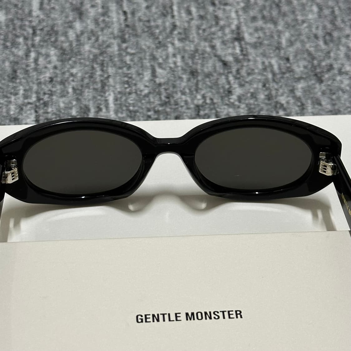 젠틀몬스터 oto 01 오토 01 블랙 선글라스 상품이미지8