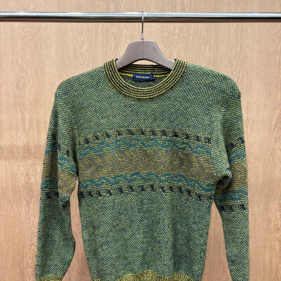 입생로랑 라운드넥 긴팔 울 니트 헤링본 스트라이프 패턴 디테일 그린 상품이미지4