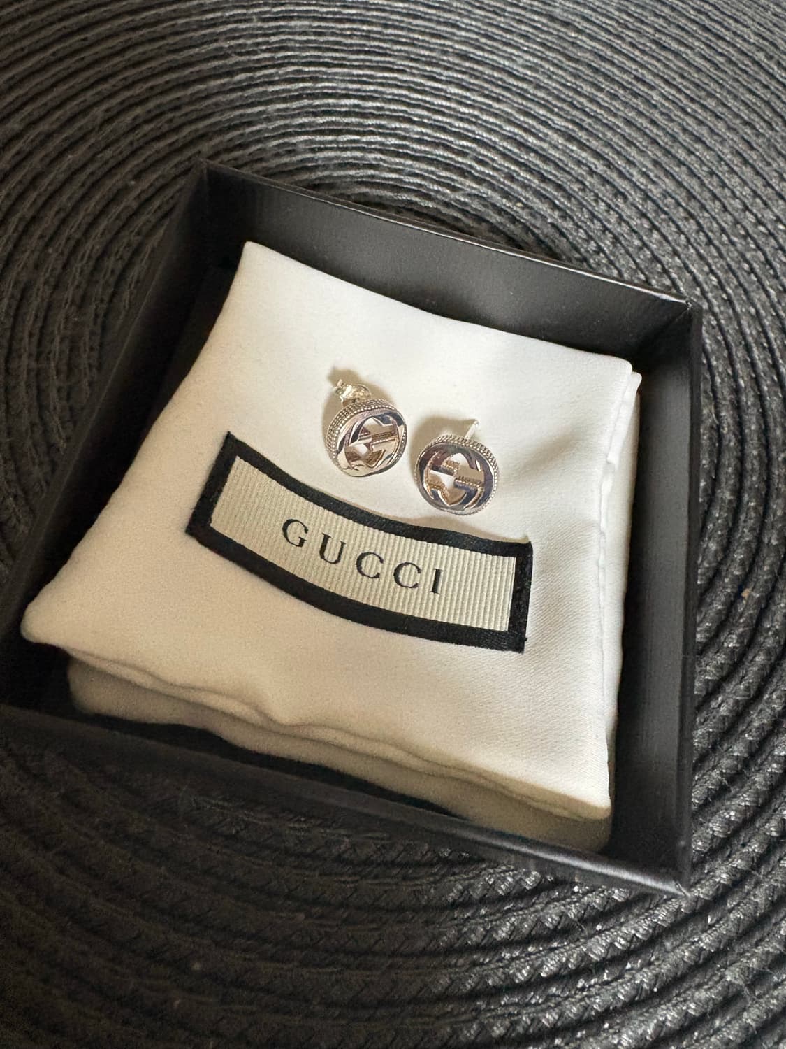 구찌 인터로킹 G스터드 귀걸이 상품이미지2