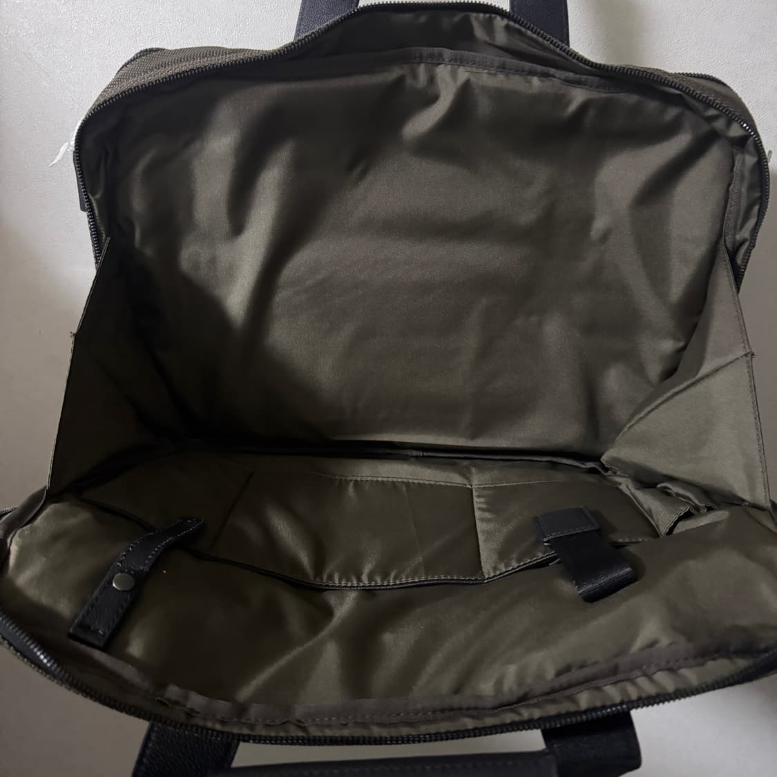 만다리나덕 남성 브리프케이스 토트&크로스 상품이미지7