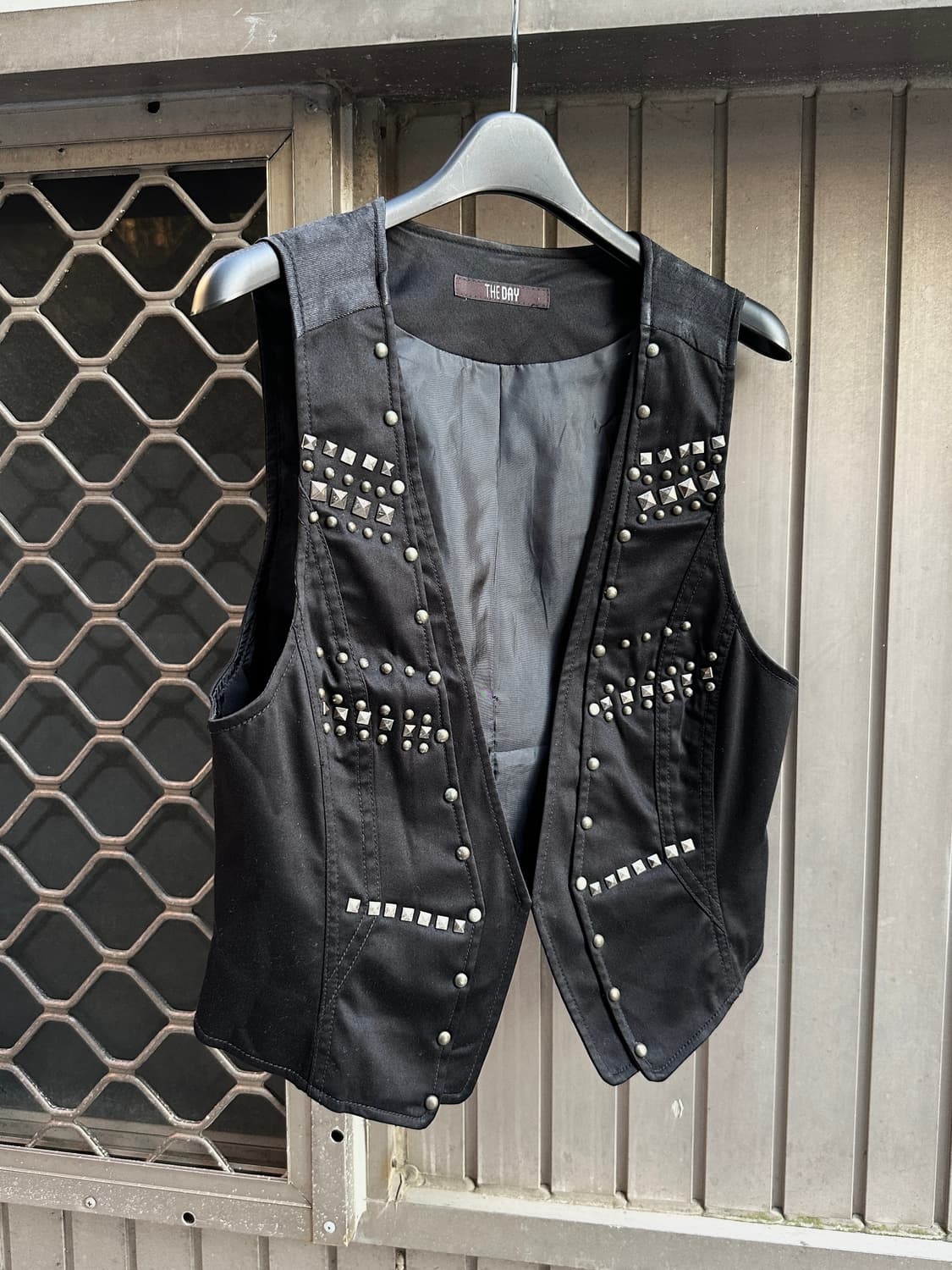 Vintage stud point vest 상품이미지1