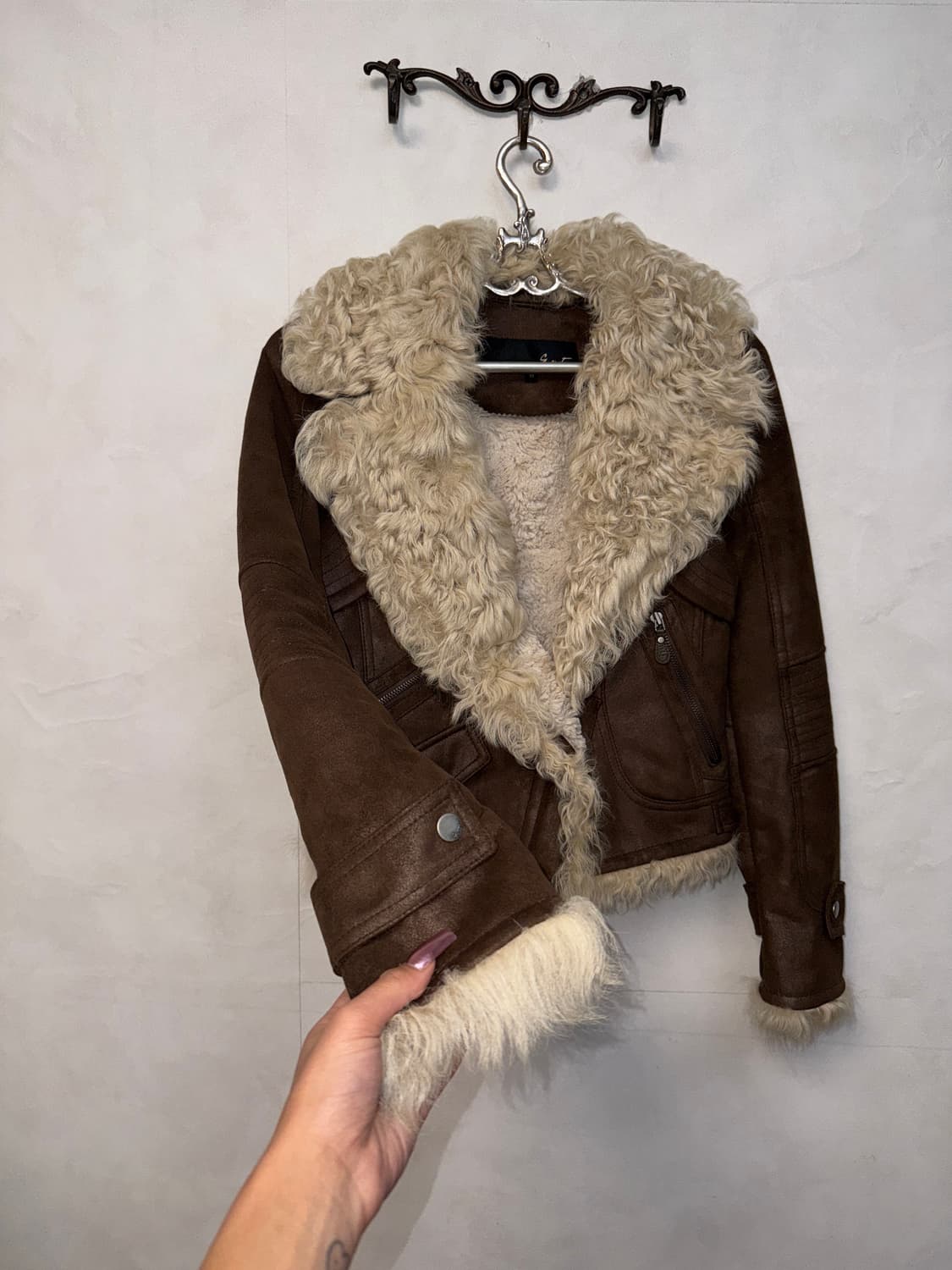 Dark brown lamb fur buckle mustang 상품이미지2
