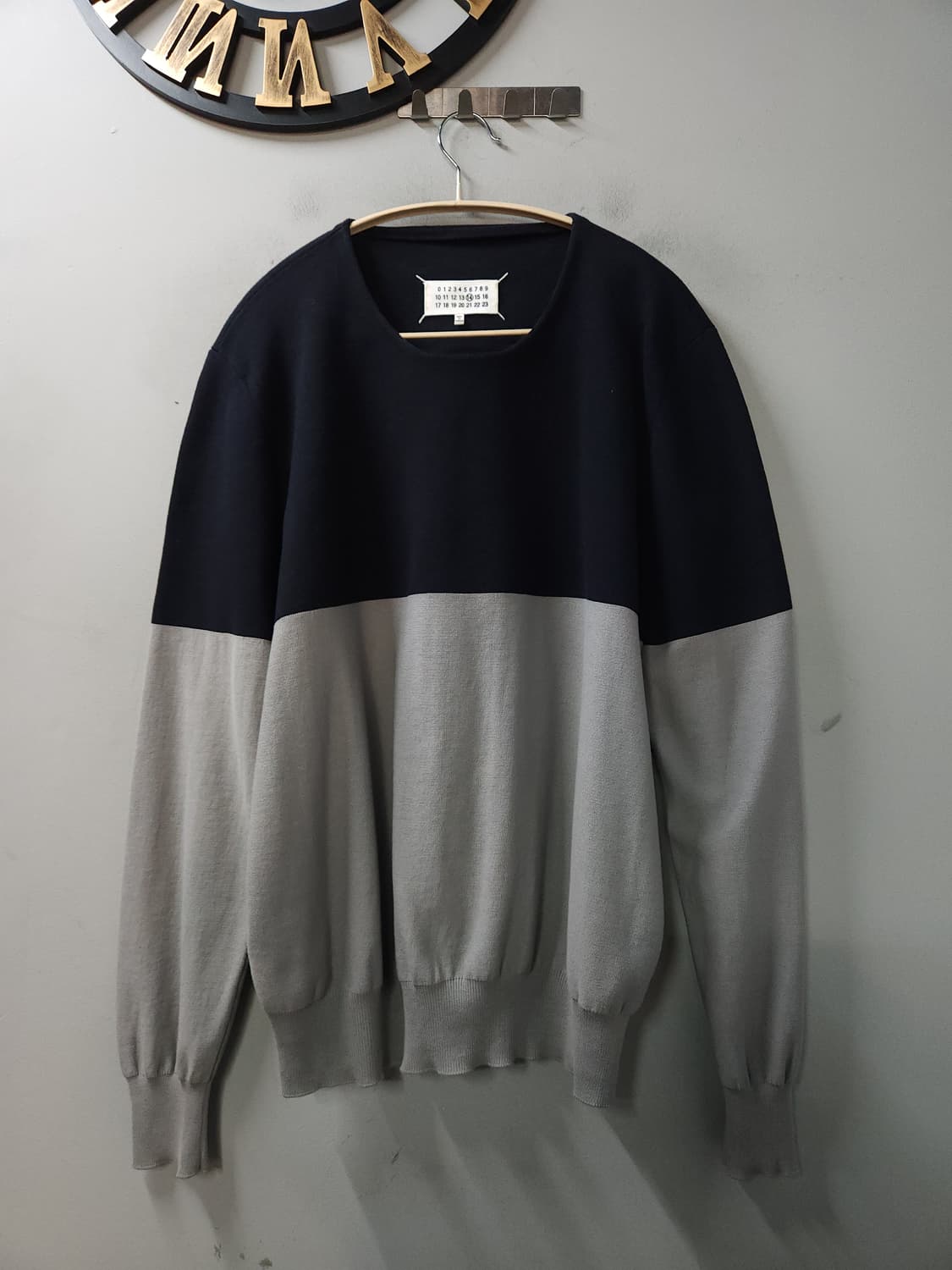 메종 마르지엘라 투톤 배색 니트 상품이미지1