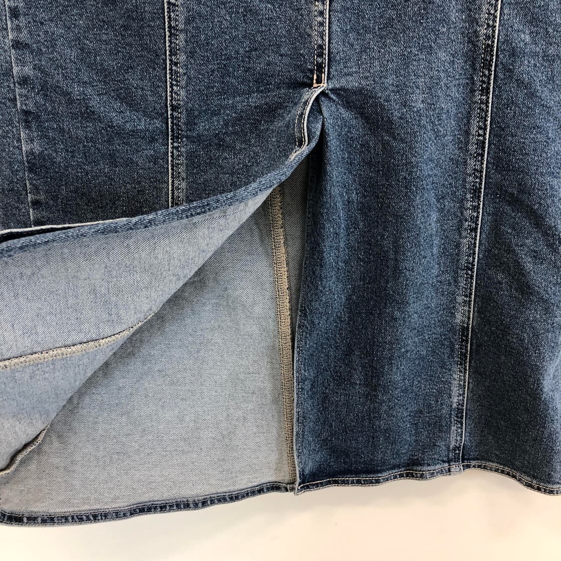 스튜디오톰보이 절개라인 데님스커트 25-26 상품이미지2