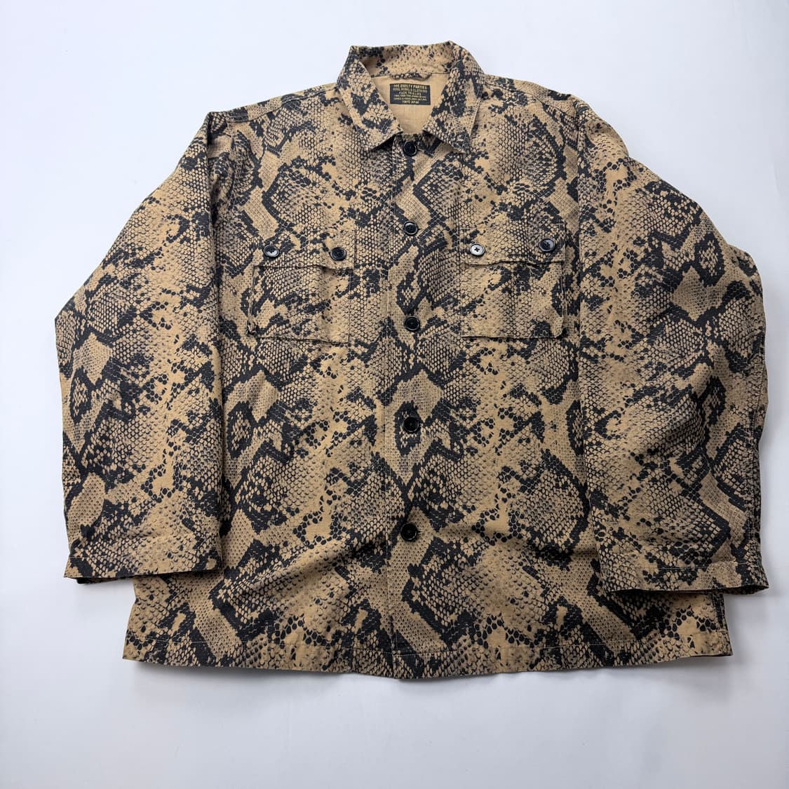 와코마리아21fw 파이톤 아미 셔츠 자켓 상품이미지2