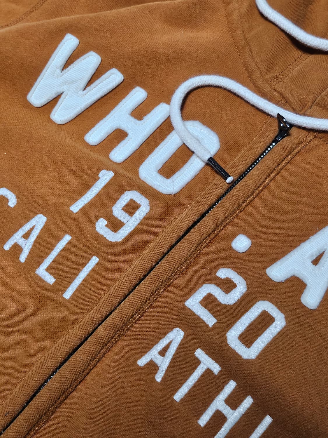 후아유 핀터깔 y2k 자수 후드집업 카멜 L 상품이미지2