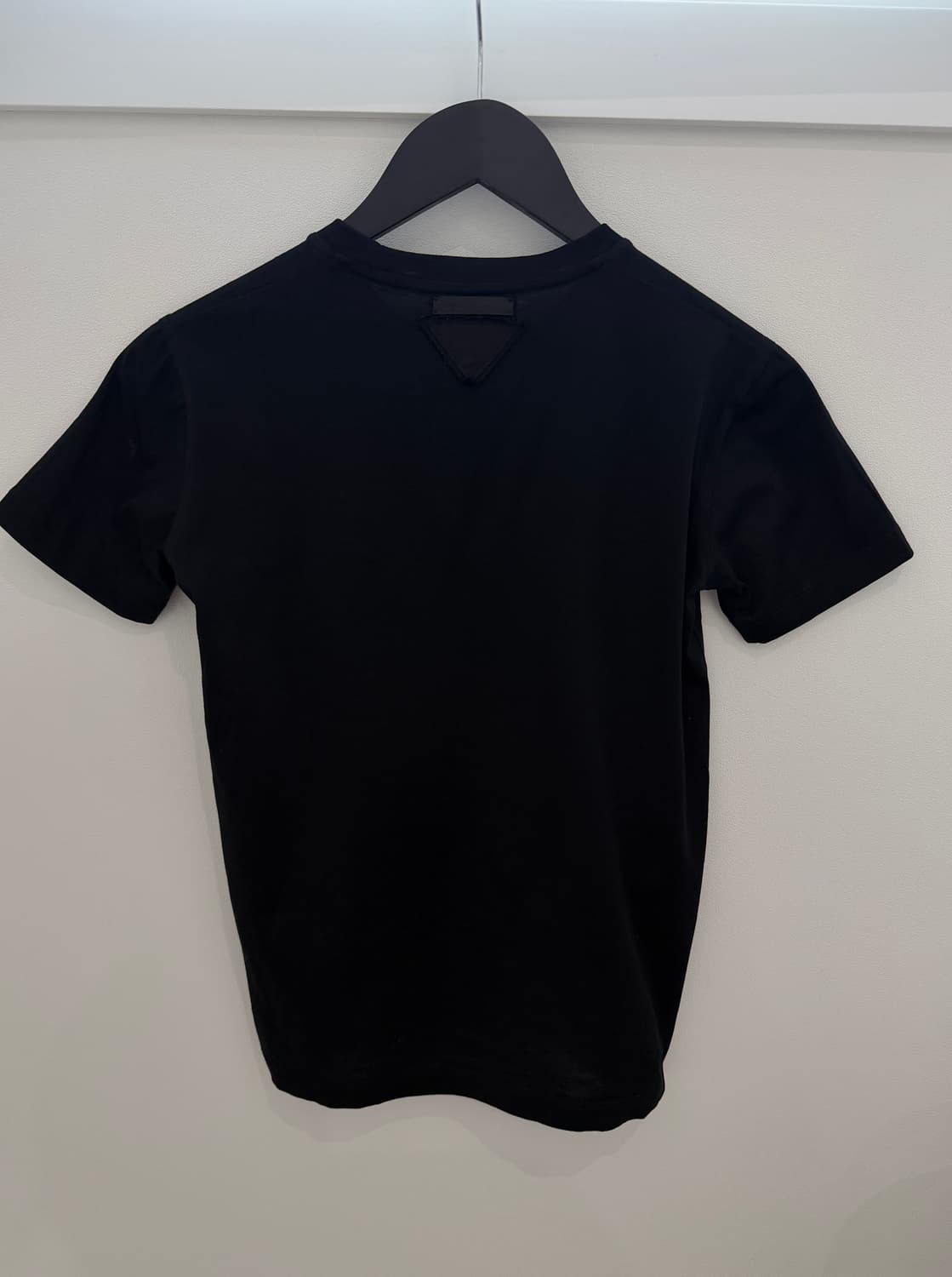 프라다 블랙 반팔티 상품이미지4