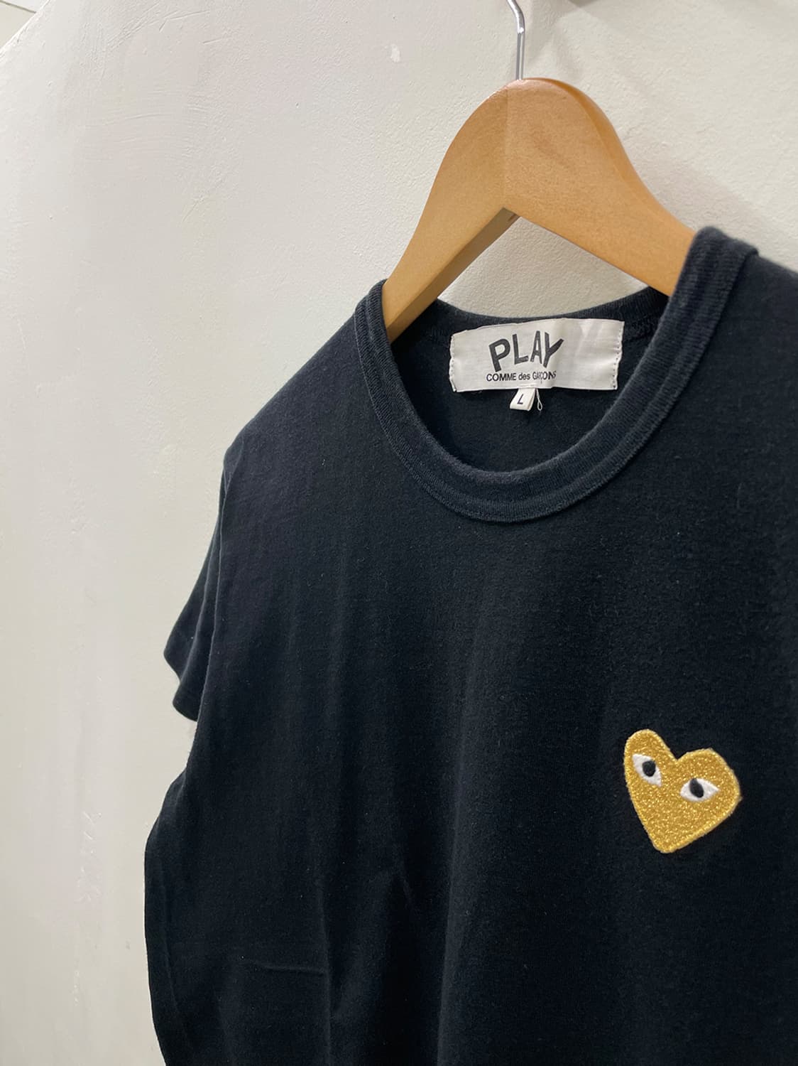  꼼데 하트 로고 반팔티 블 상품이미지3