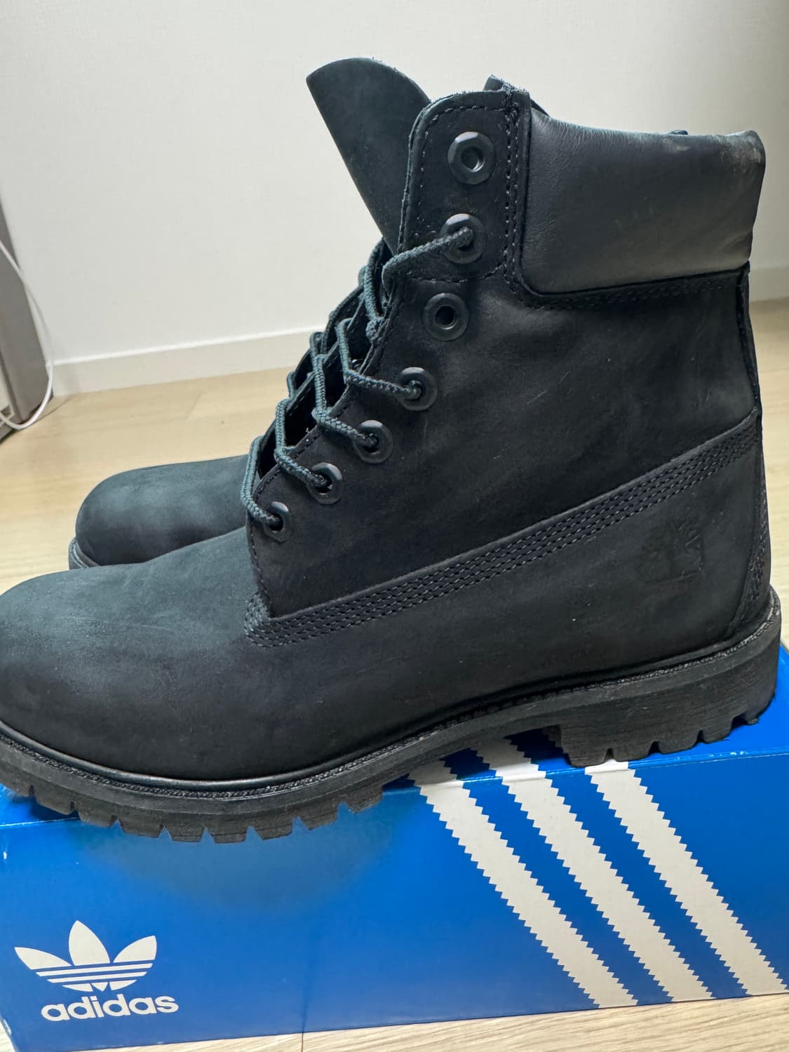 팀버랜드 프리미엄 6인치 워터프루프 부츠 블랙 누벅 - 와이드 상품이미지2