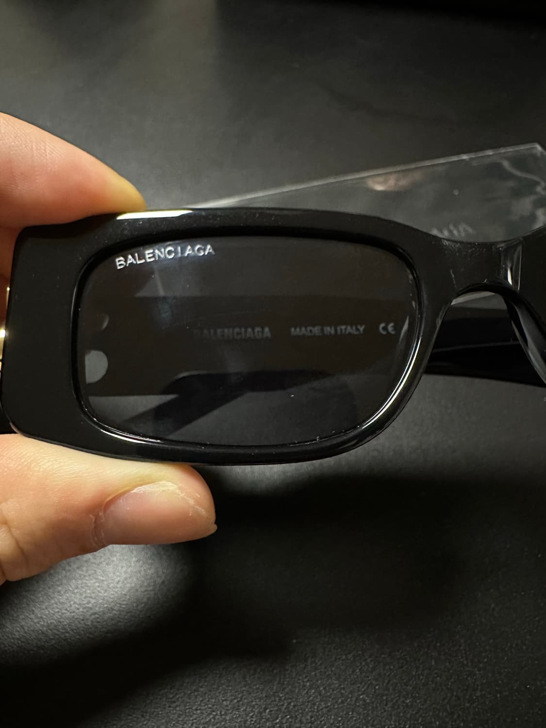 발렌시아가 BB 로고 블랙 선글라스 상품이미지3