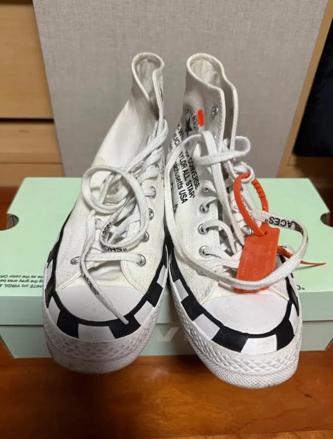 Converse x Off-White Chuck 70 High V2 상품이미지1