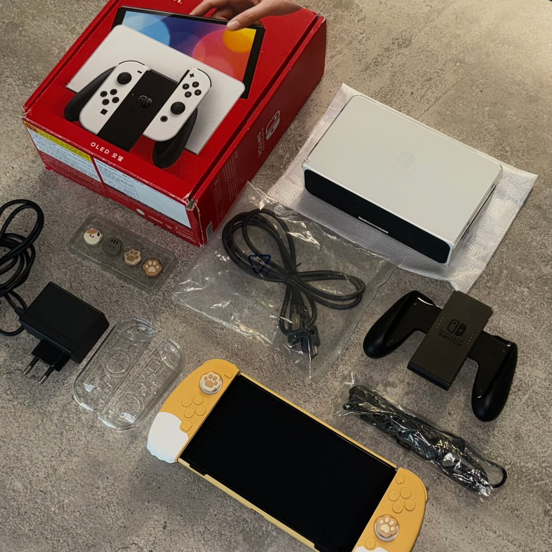 (풀박스)S급 닌텐도스위치oled +보호필름 + 케이스 + 조이콘케이스 상품이미지1
