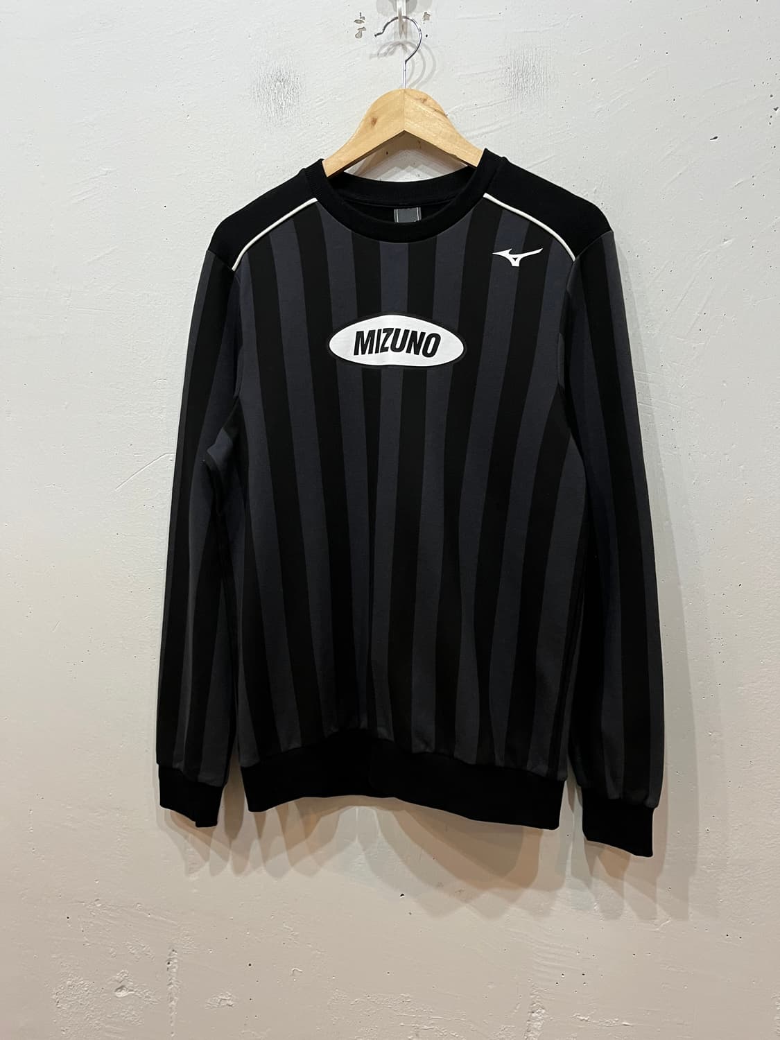 미즈노 스트라이프 맨투맨 m 상품이미지1