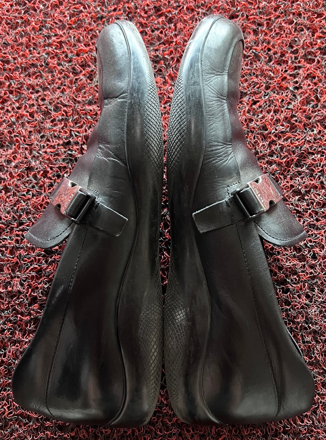 프라다 스포츠 버클 로퍼 상품이미지4