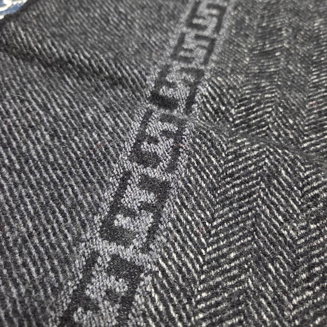 펜디 머플러 남.녀 공용 상품이미지1