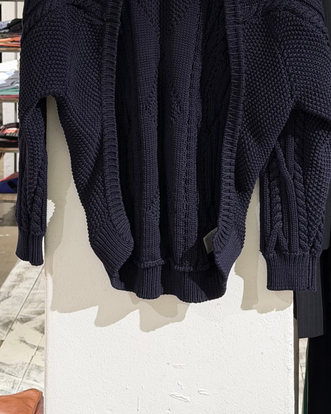 버버리 네이비 프론트 컷아웃 니트 상품이미지5