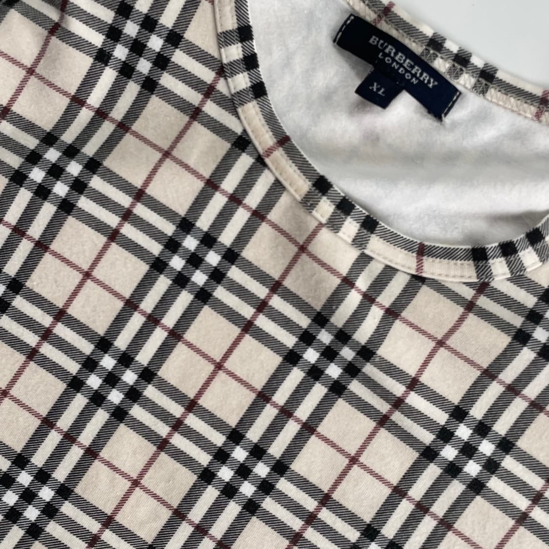 Burberry  버버리 노바체크 라운드 반팔 티셔츠 상품이미지2
