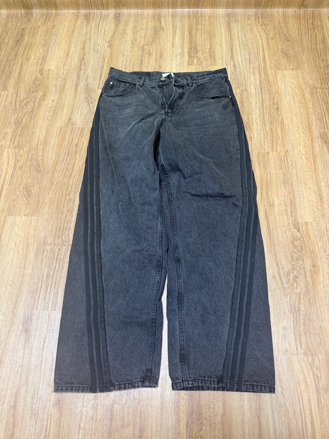 [33] 아디다스 아딜레늄3 루즈핏 데님 팬츠 상품이미지1