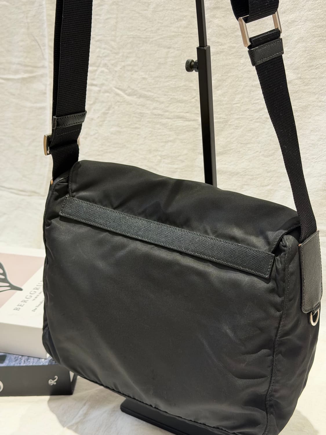 정품 프라다 포코노 나일론 사피아노 주우재백 메신저백 크로스백 상품이미지7