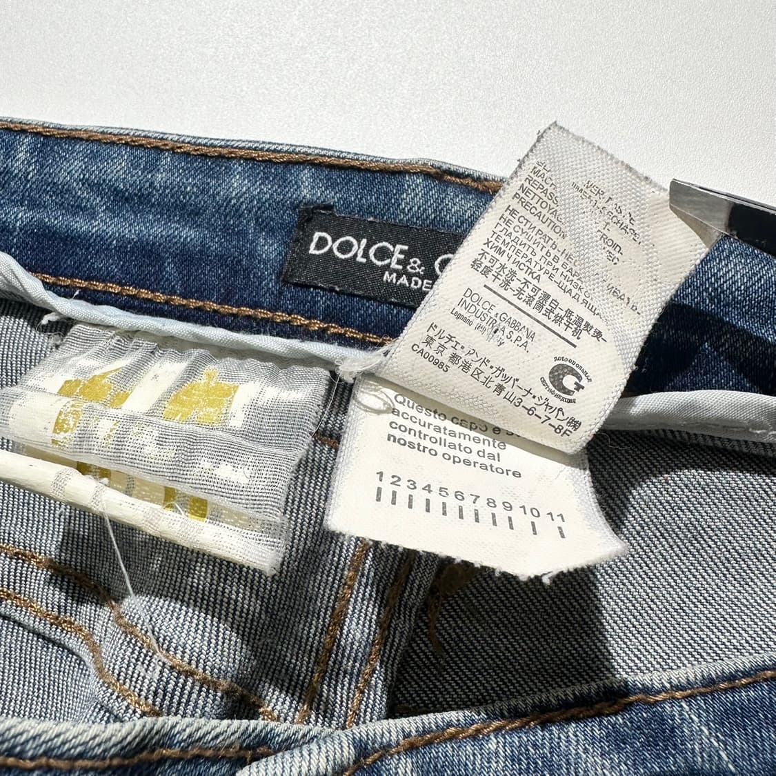 돌체 앤 가바나 메탈 플레이트 워시드 데님 팬츠 상품이미지7